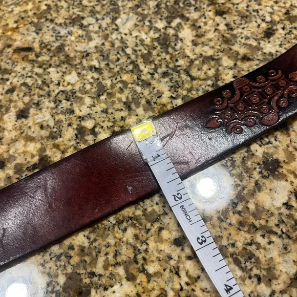 Men’s Vintage Brown Tooled Leather Belt Tarnished Brass Buckle Size 36 - Picture 10 of 10